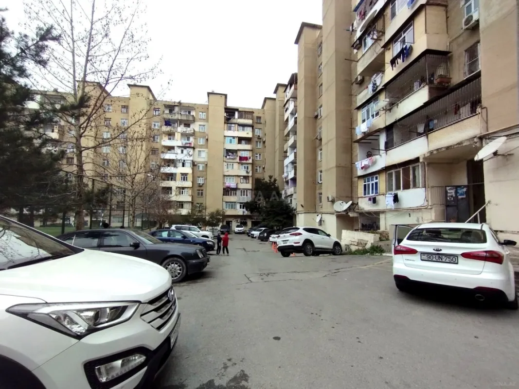 Satılır 5 otaqlı mənzil 120 m²