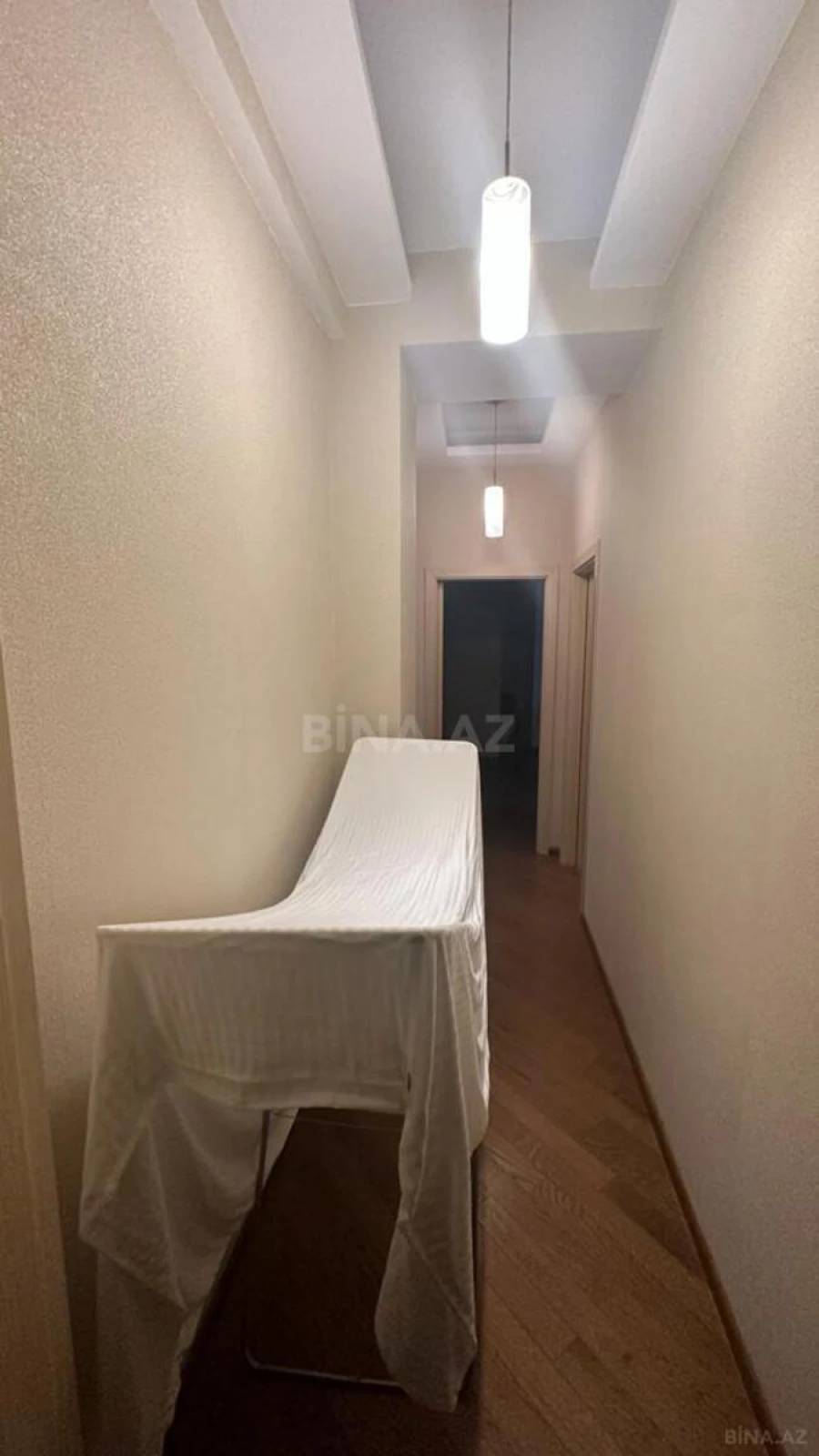 Kirayə verilir 4 otaqlı mənzil 215 m²