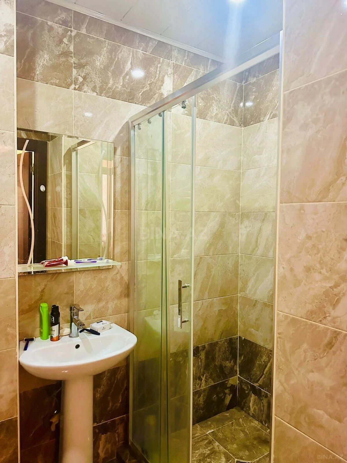 Kirayə verilir 2 otaqlı mənzil 50 m²