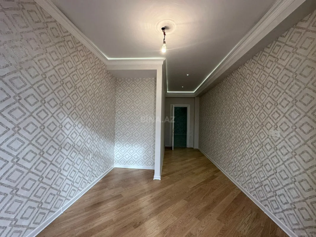 Satılır 3 otaqlı mənzil 151 m²