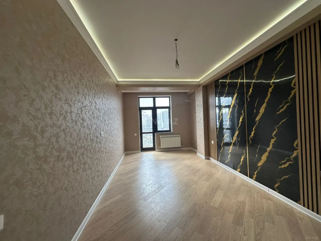 Satılır 3 otaqlı mənzil 151 m²