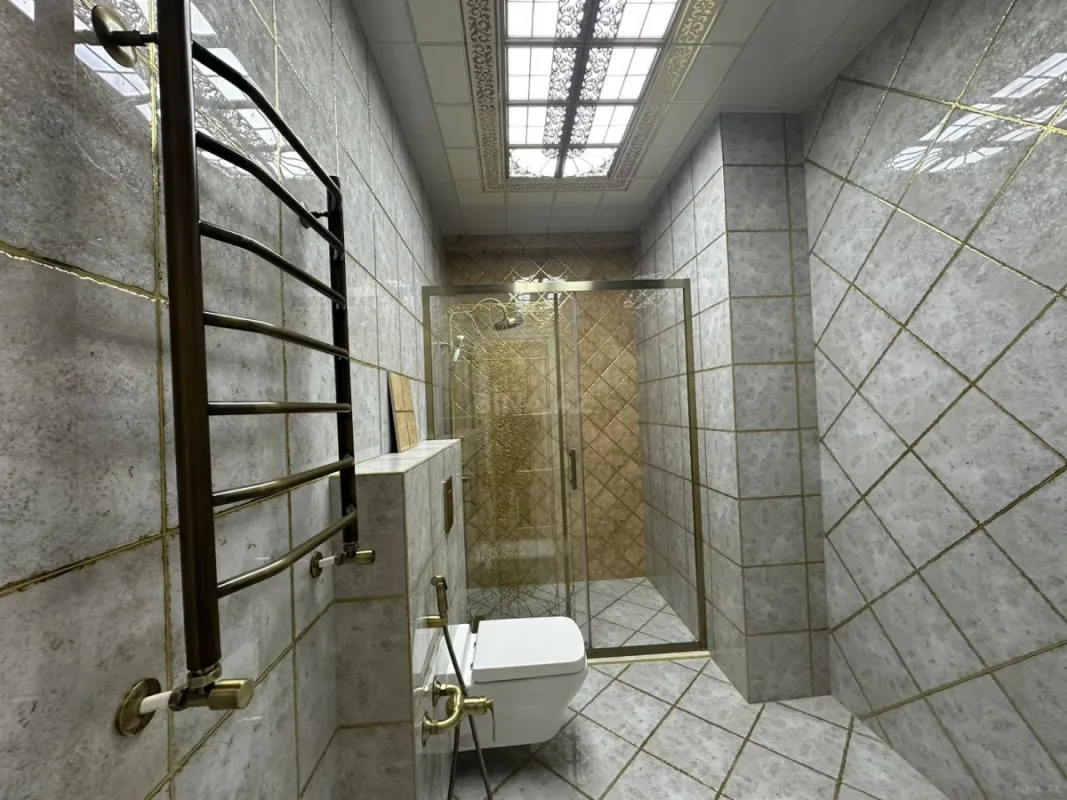 Satılır 3 otaqlı mənzil 151 m²