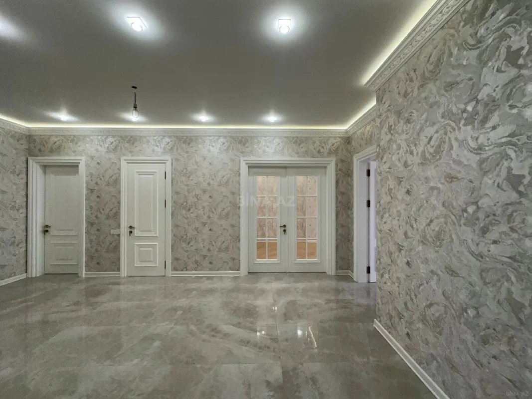 Satılır 3 otaqlı mənzil 151 m²