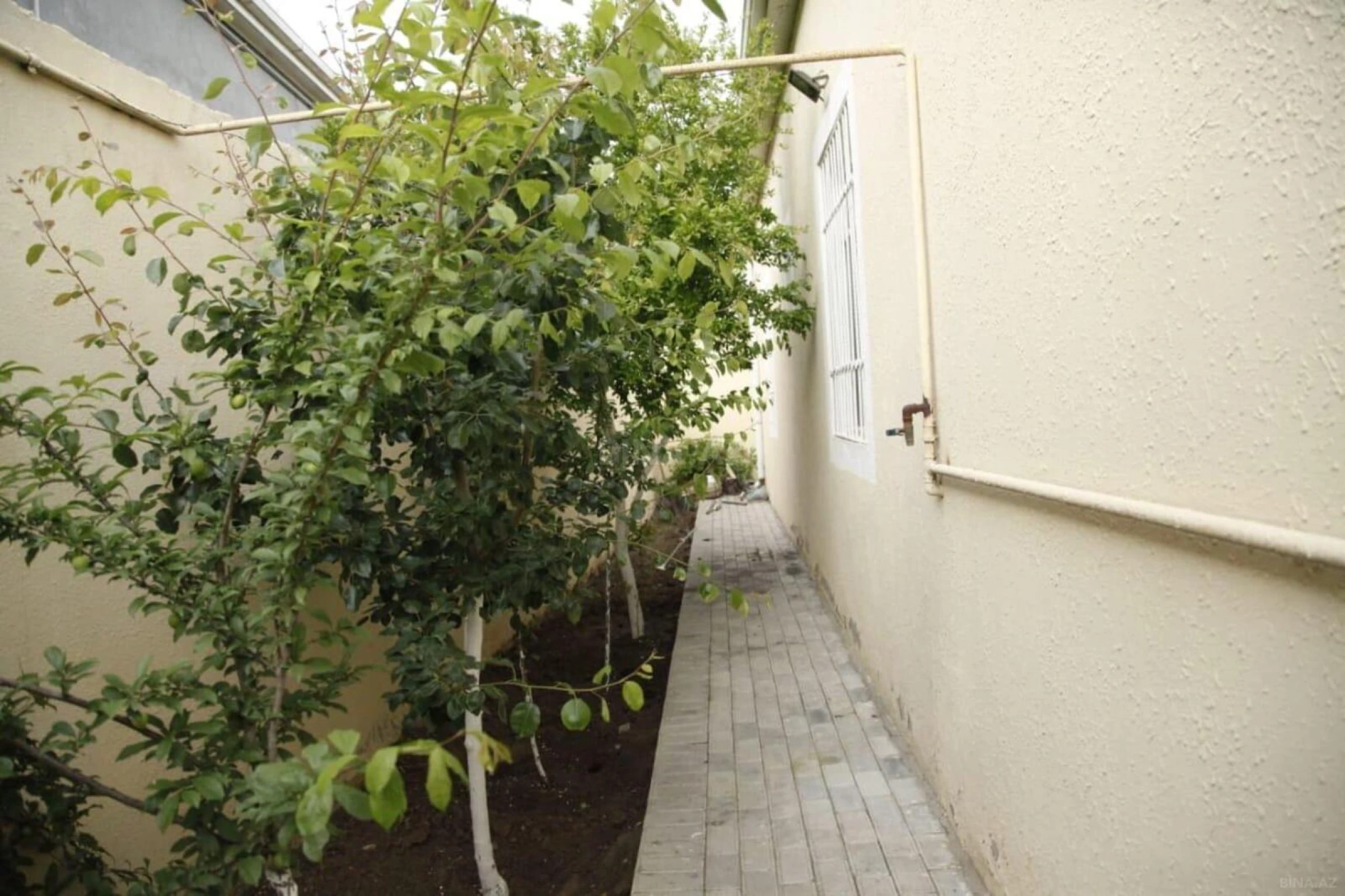 Satılır 4 otaqlı həyət evi 162 m²