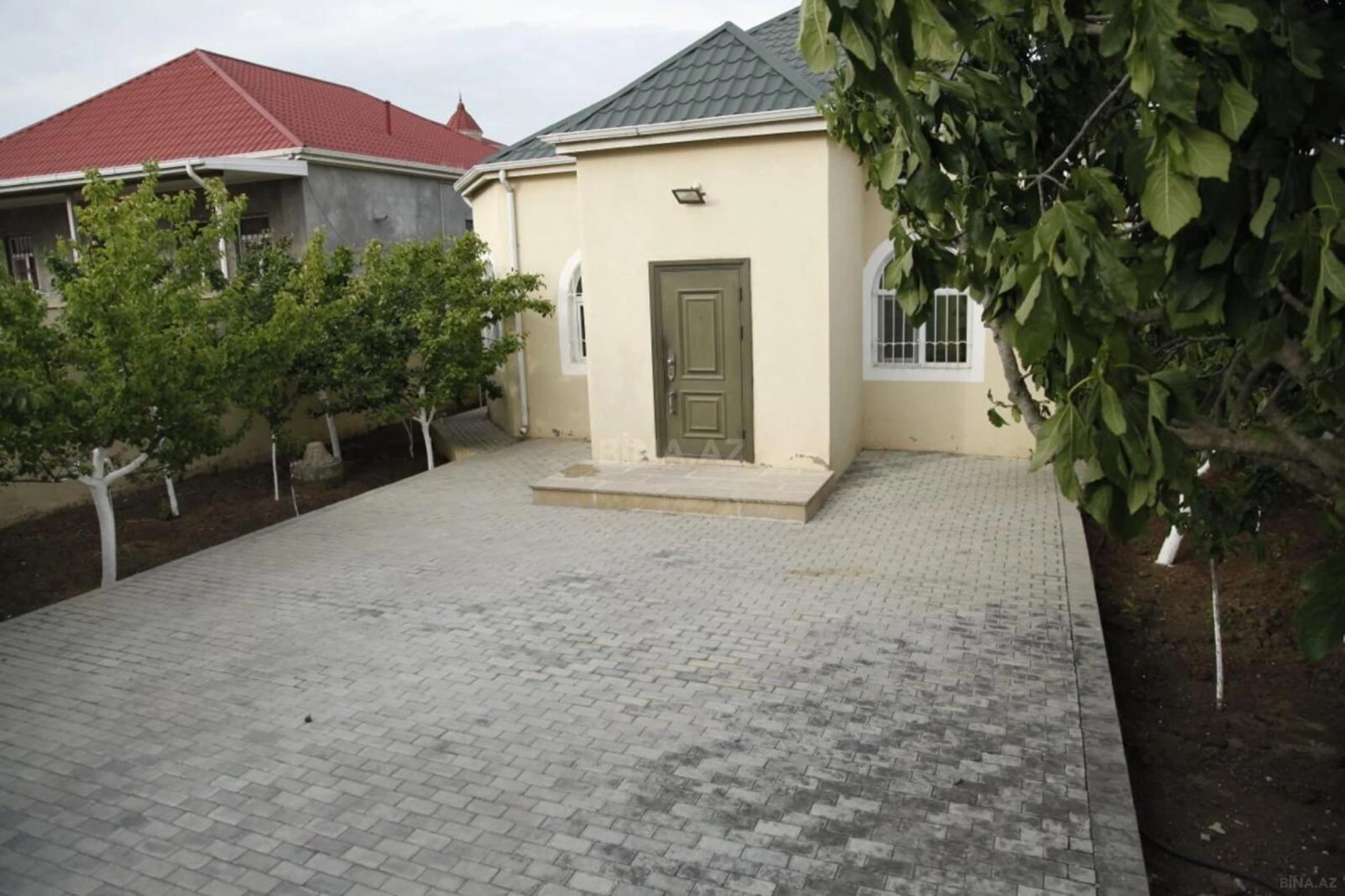 Satılır 4 otaqlı həyət evi 162 m²