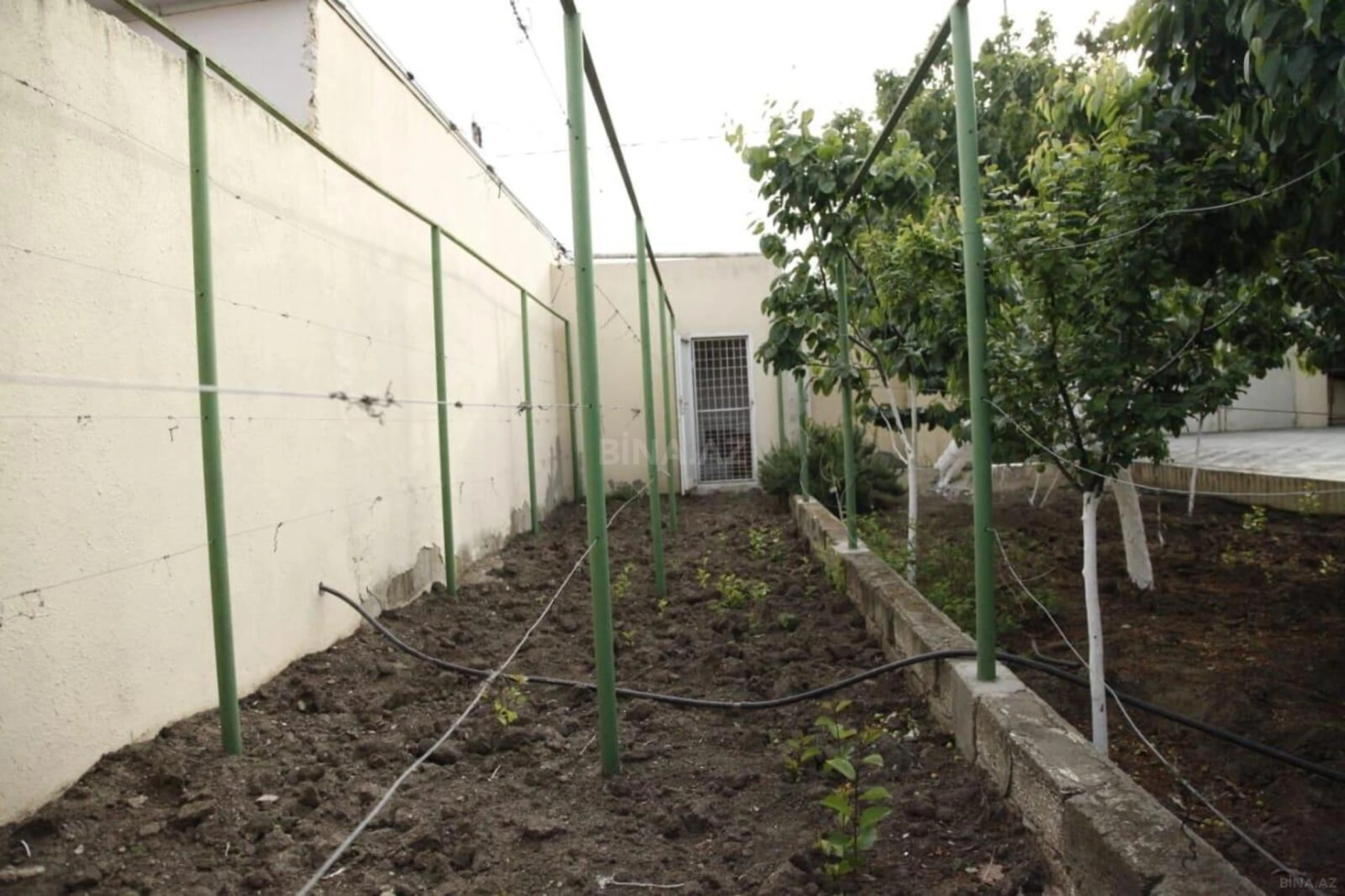 Satılır 4 otaqlı həyət evi 162 m²