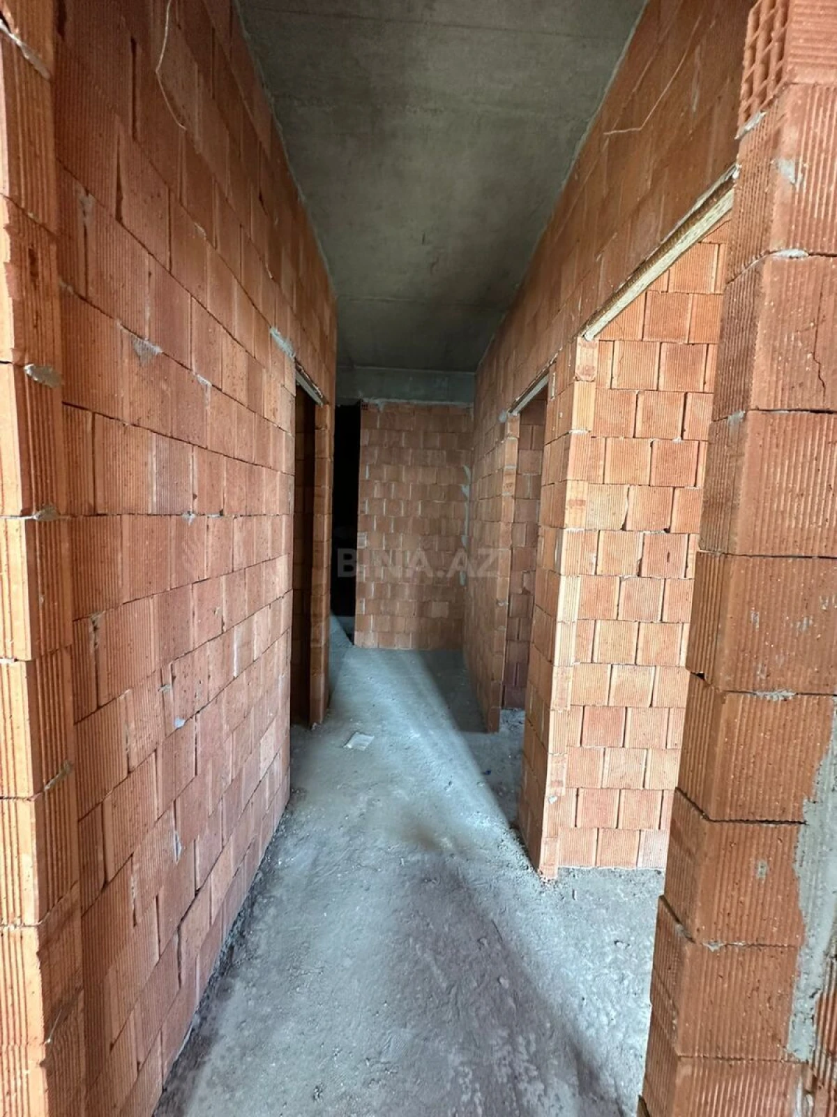 Satılır 3 otaqlı mənzil 101 m²