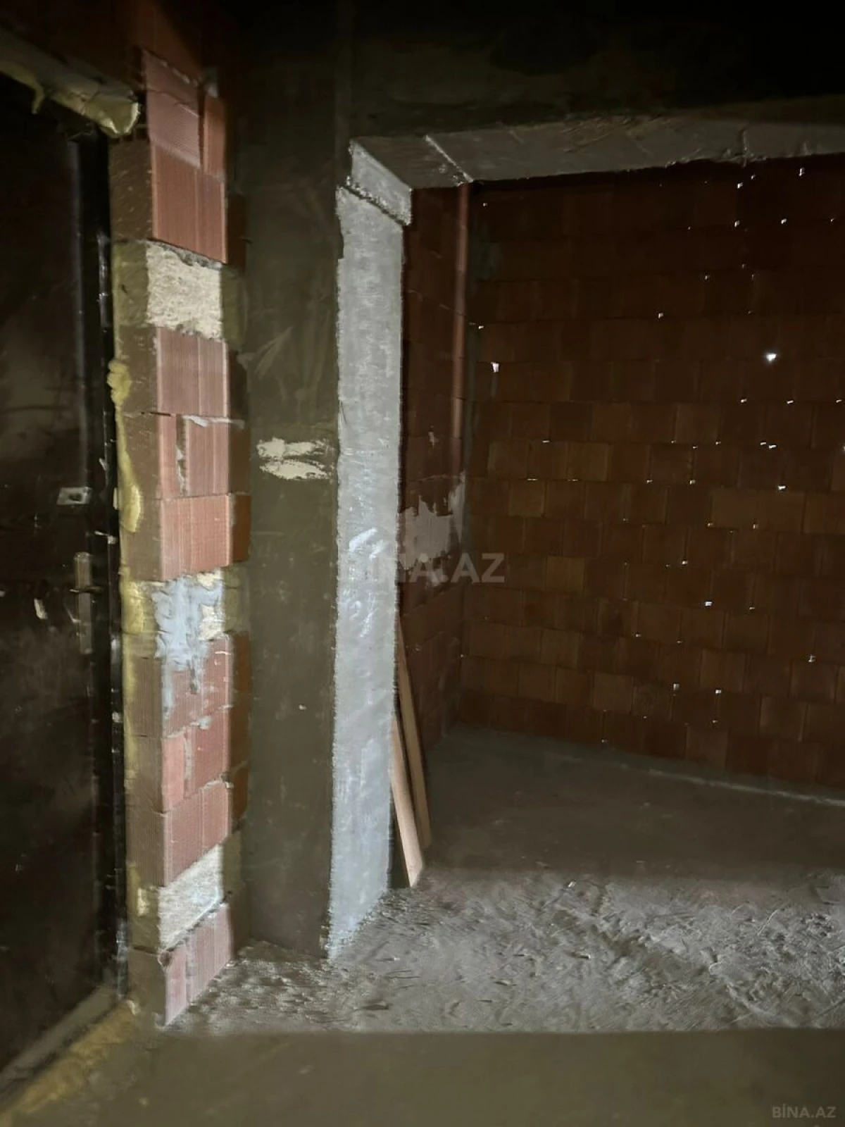 Satılır 3 otaqlı mənzil 101 m²