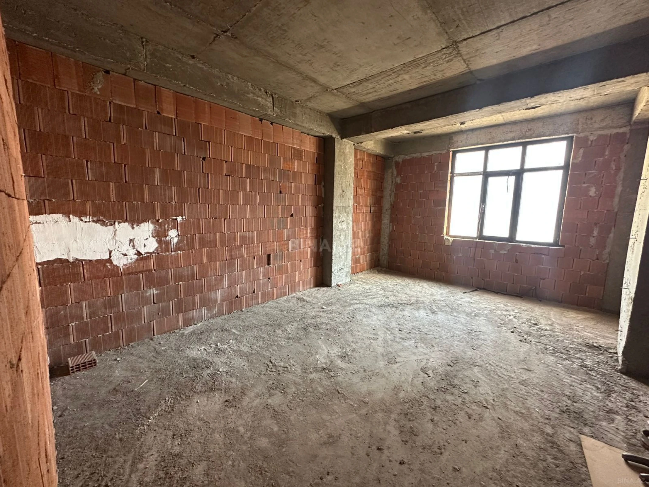 Satılır 3 otaqlı mənzil 101 m²