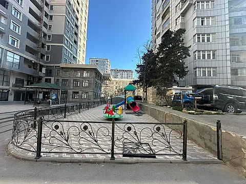 Satılır 3 otaqlı mənzil 101 m²