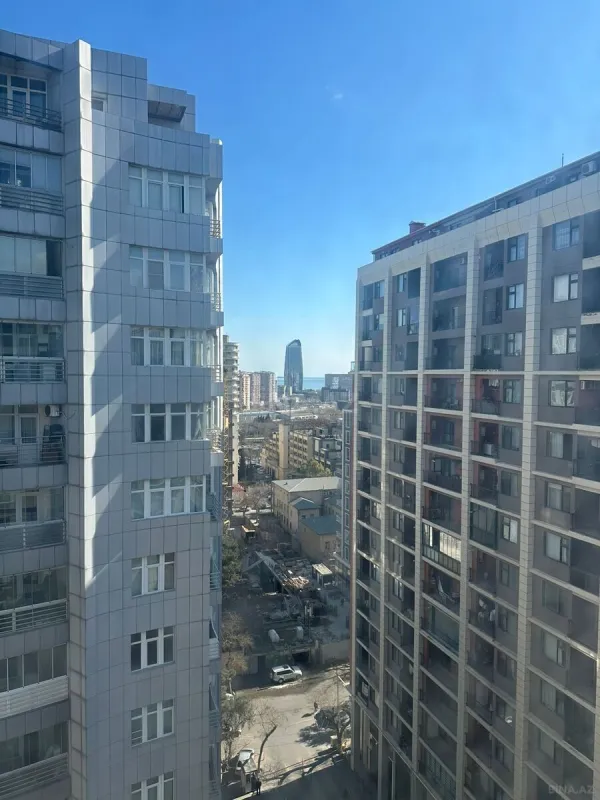 Satılır 3 otaqlı mənzil 101 m²
