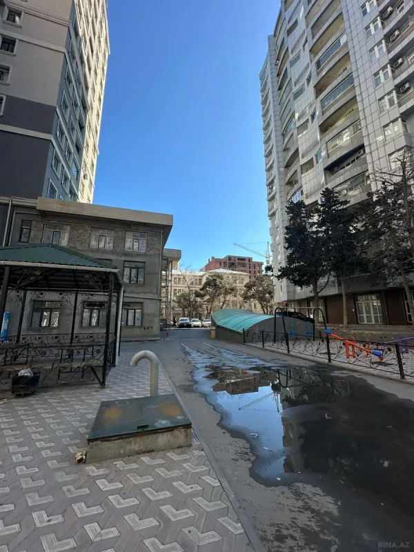 Satılır 3 otaqlı mənzil 101 m²