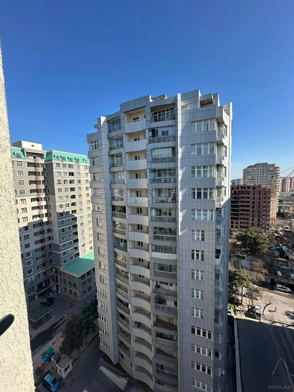 Satılır 3 otaqlı mənzil 101 m²