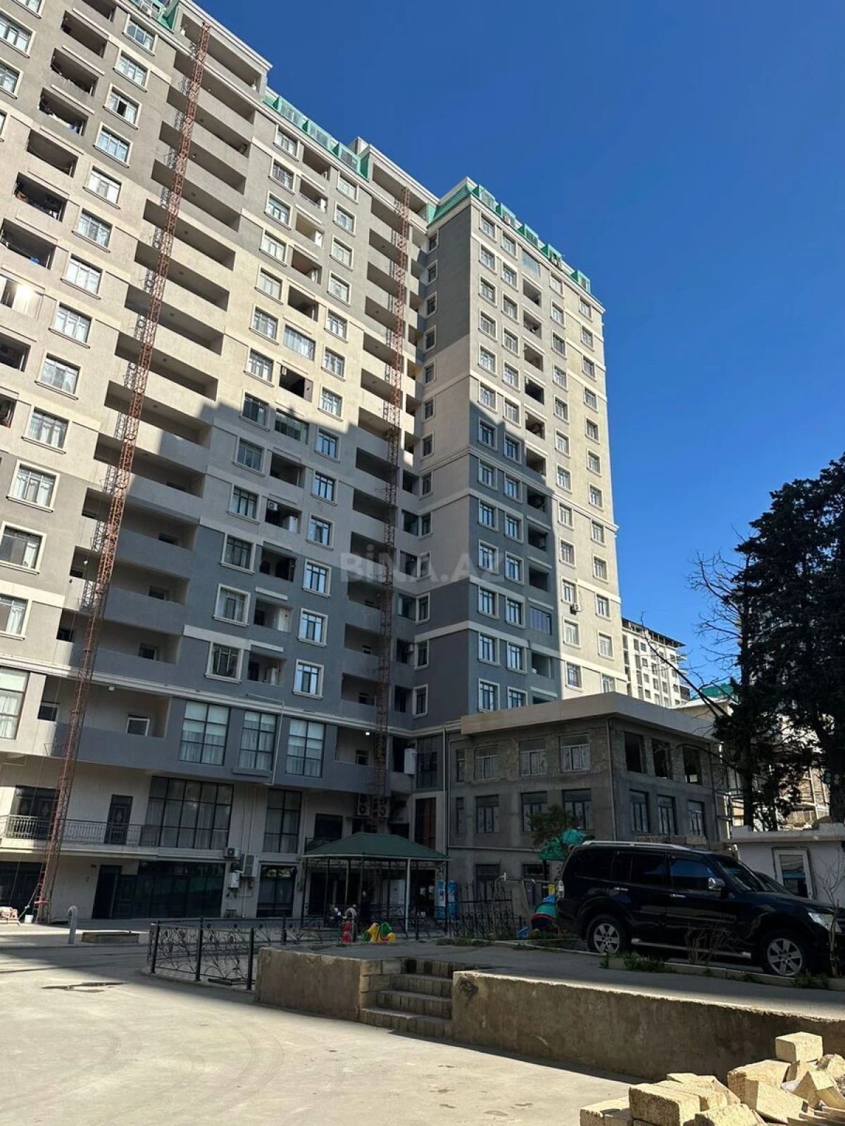 Satılır 3 otaqlı mənzil 101 m²