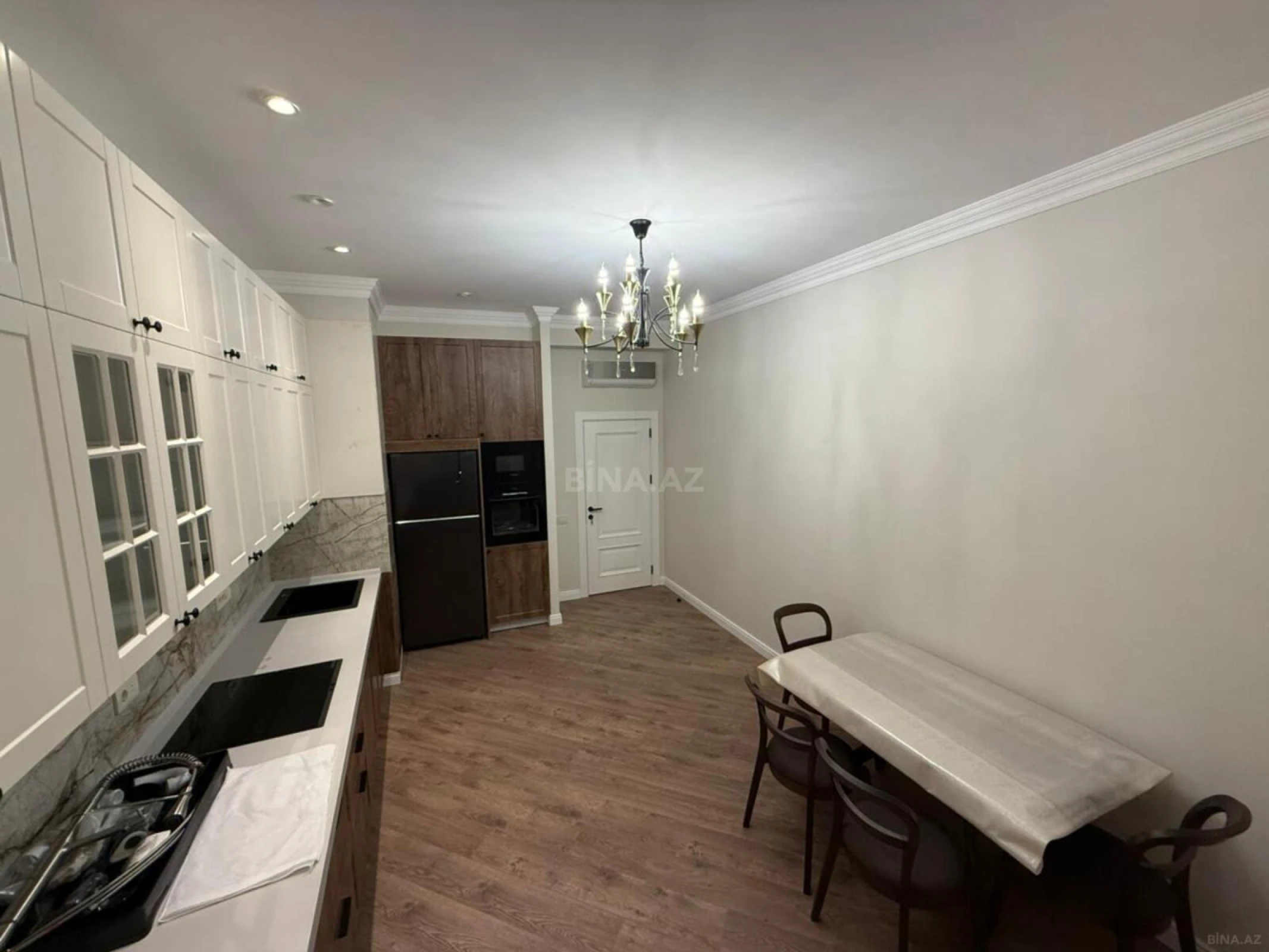 Kirayə verilir 3 otaqlı mənzil 130 m²