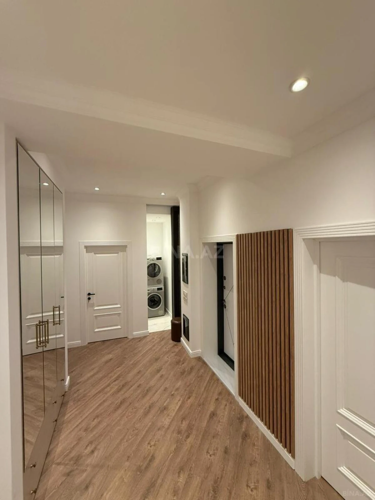 Kirayə verilir 3 otaqlı mənzil 130 m²