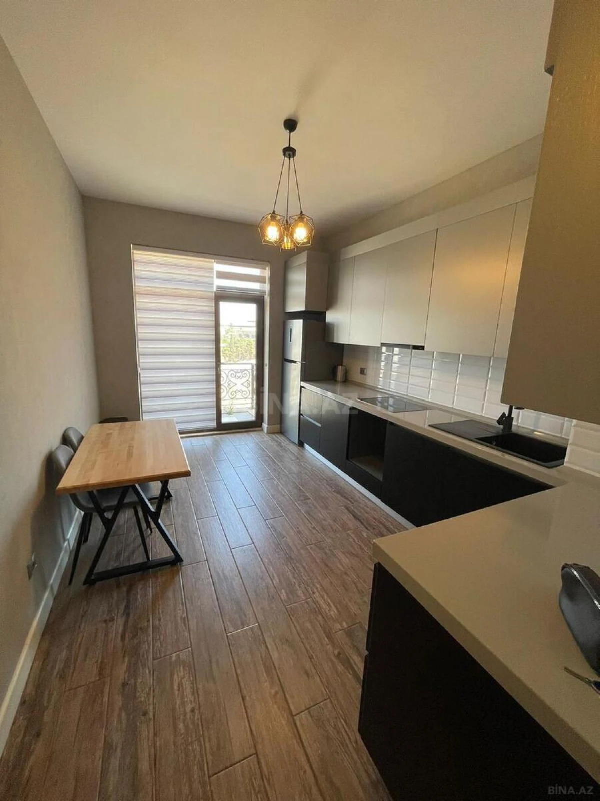 Kirayə verilir 4 otaqlı mənzil 150 m²