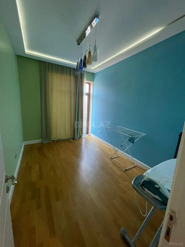 Kirayə verilir 4 otaqlı mənzil 150 m²