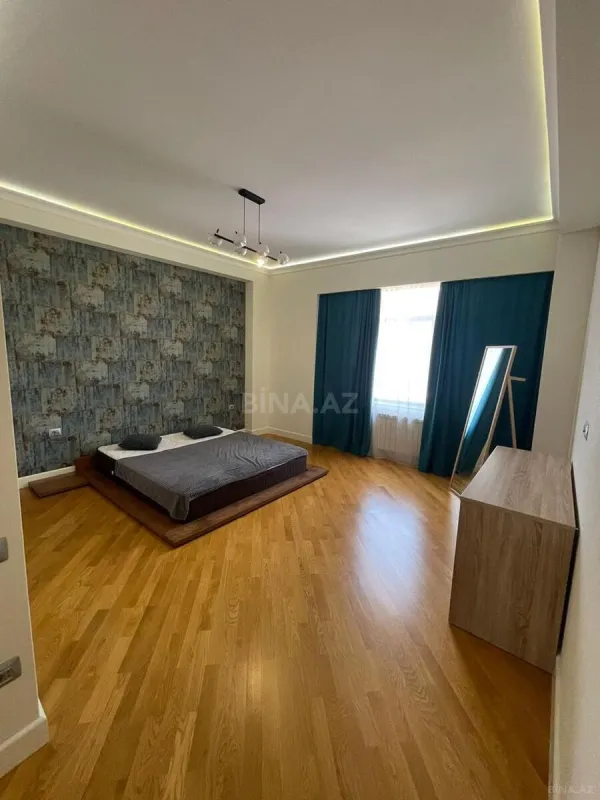 Kirayə verilir 4 otaqlı mənzil 150 m²