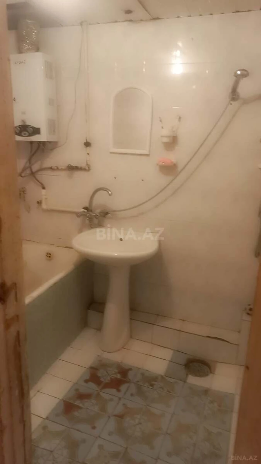 Satılır 2 otaqlı mənzil 70 m²