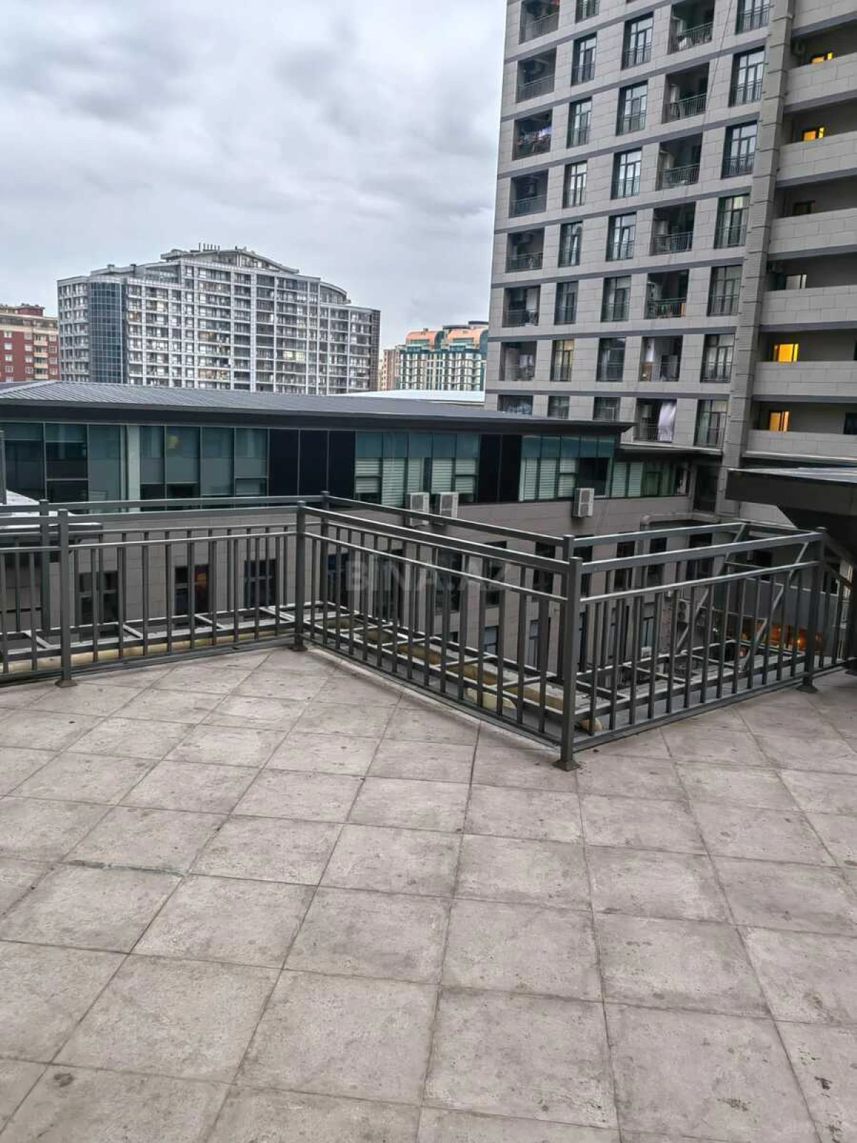 Kirayə verilir 2 otaqlı mənzil 60 m²