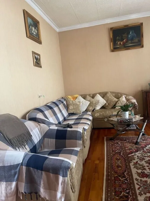 Satılır 6 otaqlı həyət evi 170 m²