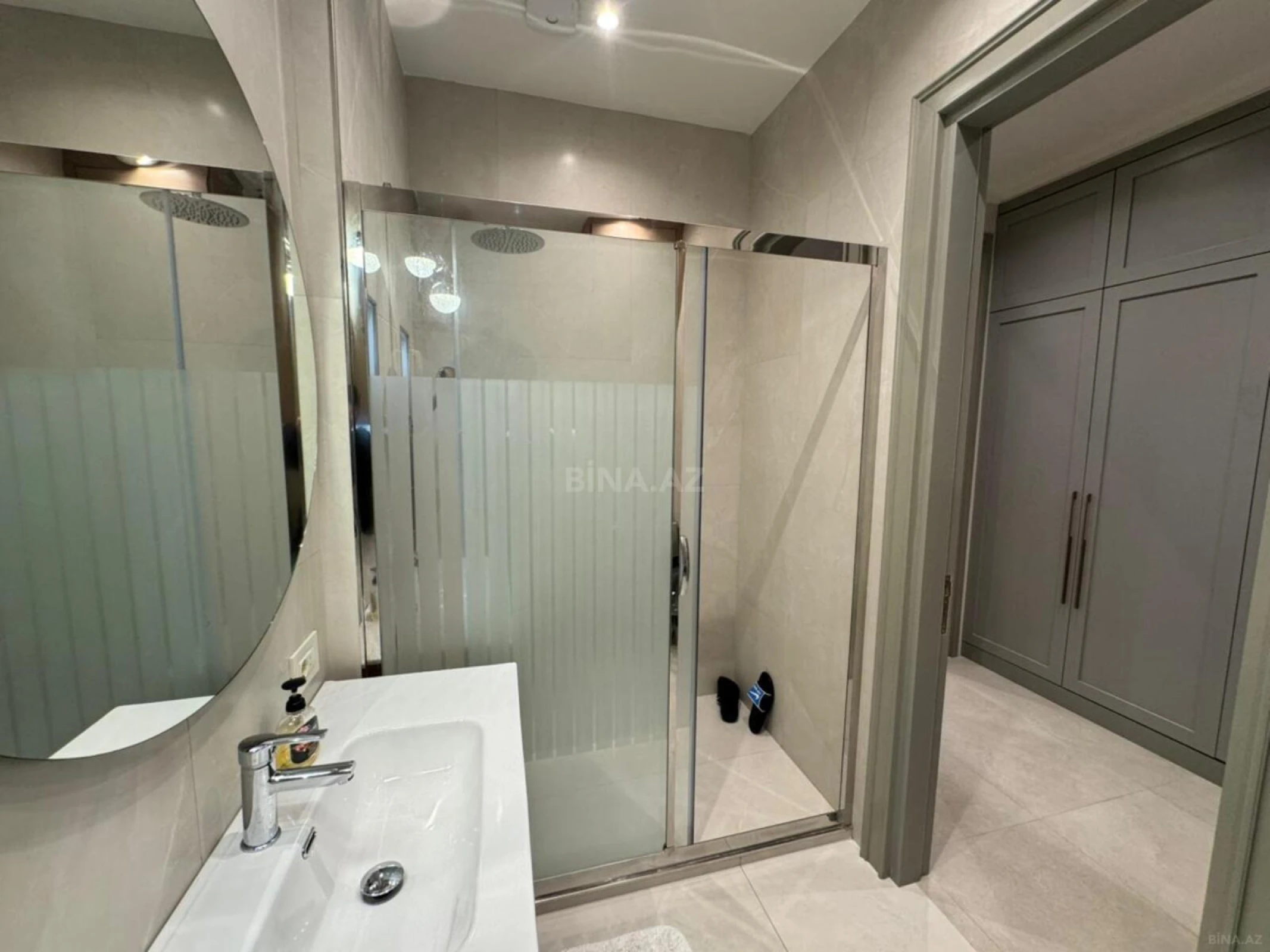 Kirayə verilir 2 otaqlı mənzil 86.2 m²