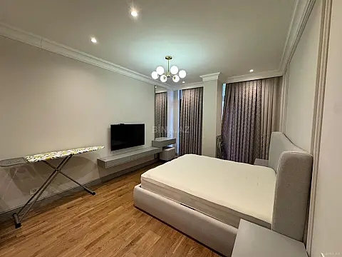 Kirayə verilir 2 otaqlı mənzil 86.2 m²