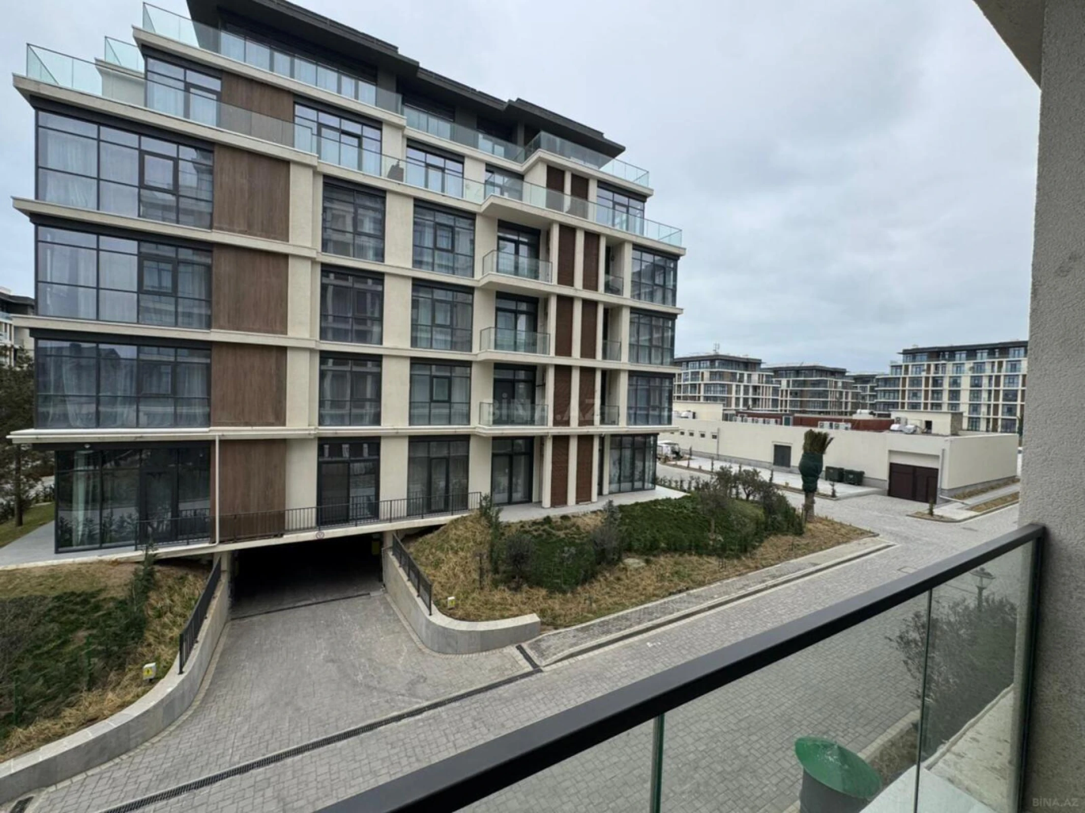 Kirayə verilir 2 otaqlı mənzil 86.2 m²