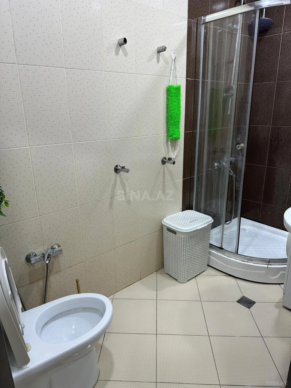 Kirayə verilir 2 otaqlı mənzil 93 m²