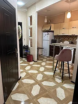 Kirayə verilir 2 otaqlı mənzil 93 m²