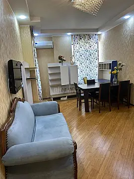Kirayə verilir 2 otaqlı mənzil 93 m²