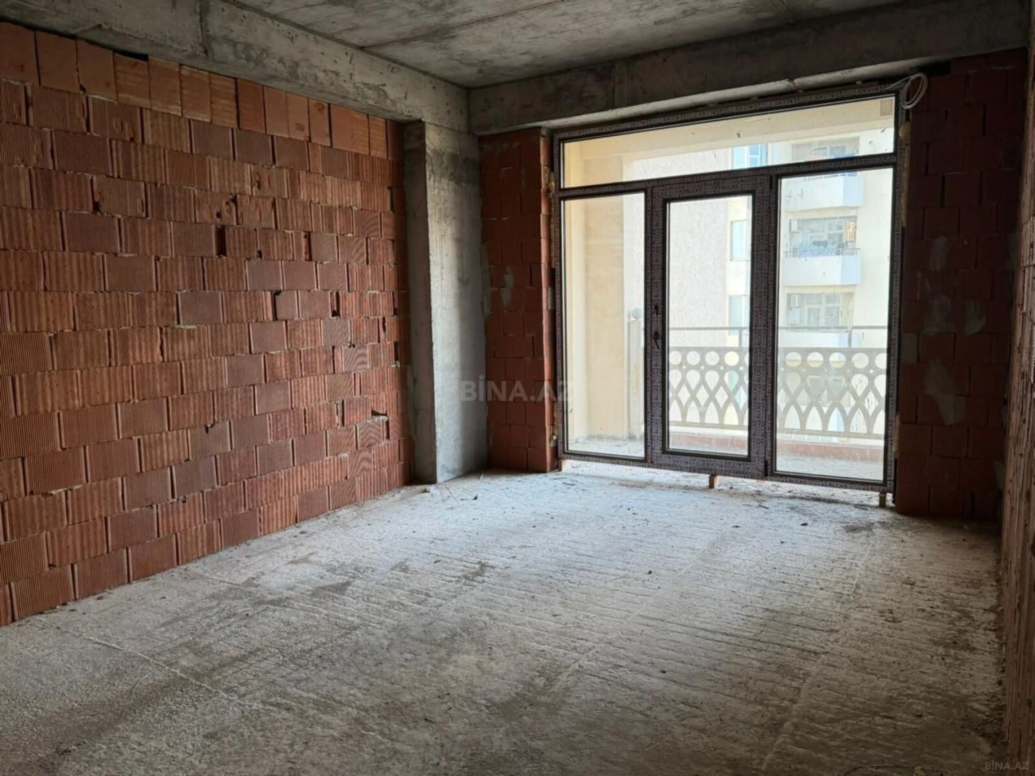 Satılır 3 otaqlı mənzil 113 m²