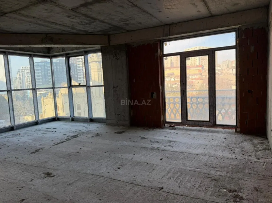 Satılır 3 otaqlı mənzil 113 m²
