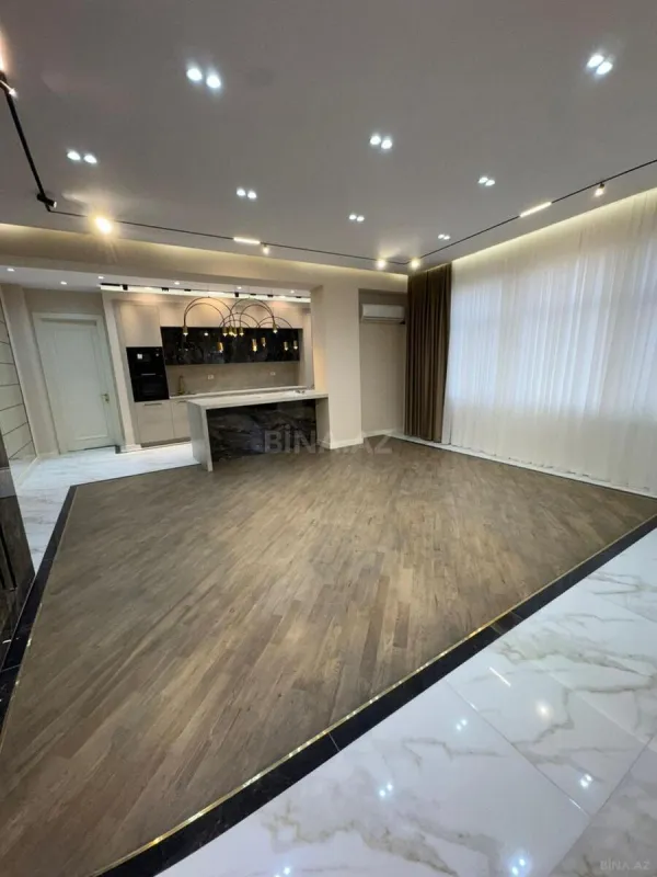 Satılır 2 otaqlı mənzil 107 m²