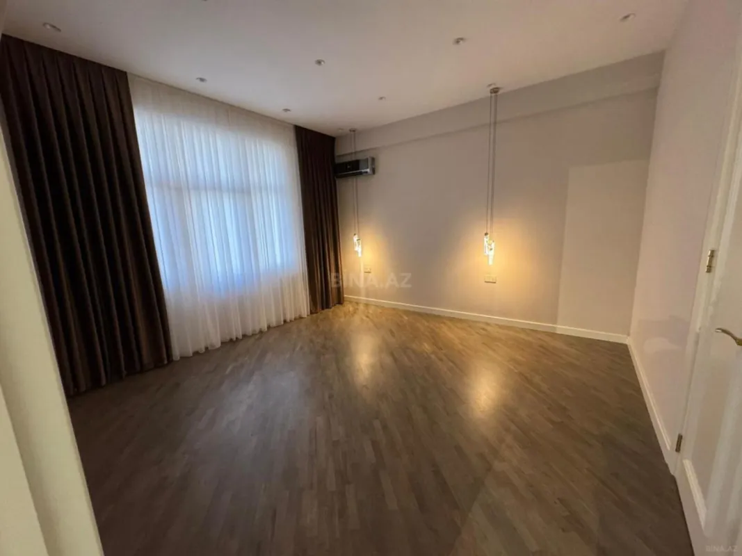 Satılır 2 otaqlı mənzil 107 m²