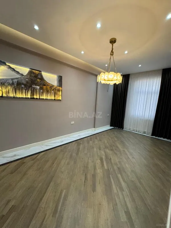 Satılır 2 otaqlı mənzil 107 m²