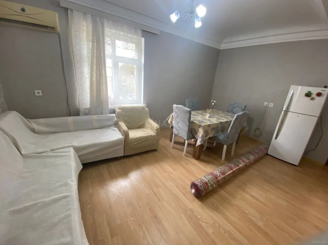 Kirayə verilir 2 otaqlı mənzil 70 m²