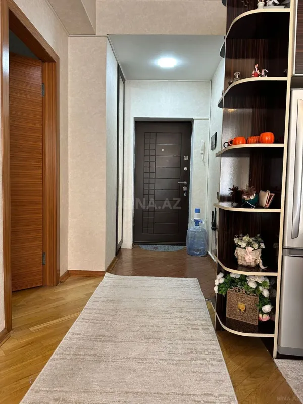 Satılır 2 otaqlı mənzil 61 m²