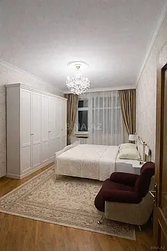 Satılır 4 otaqlı mənzil 150 m²