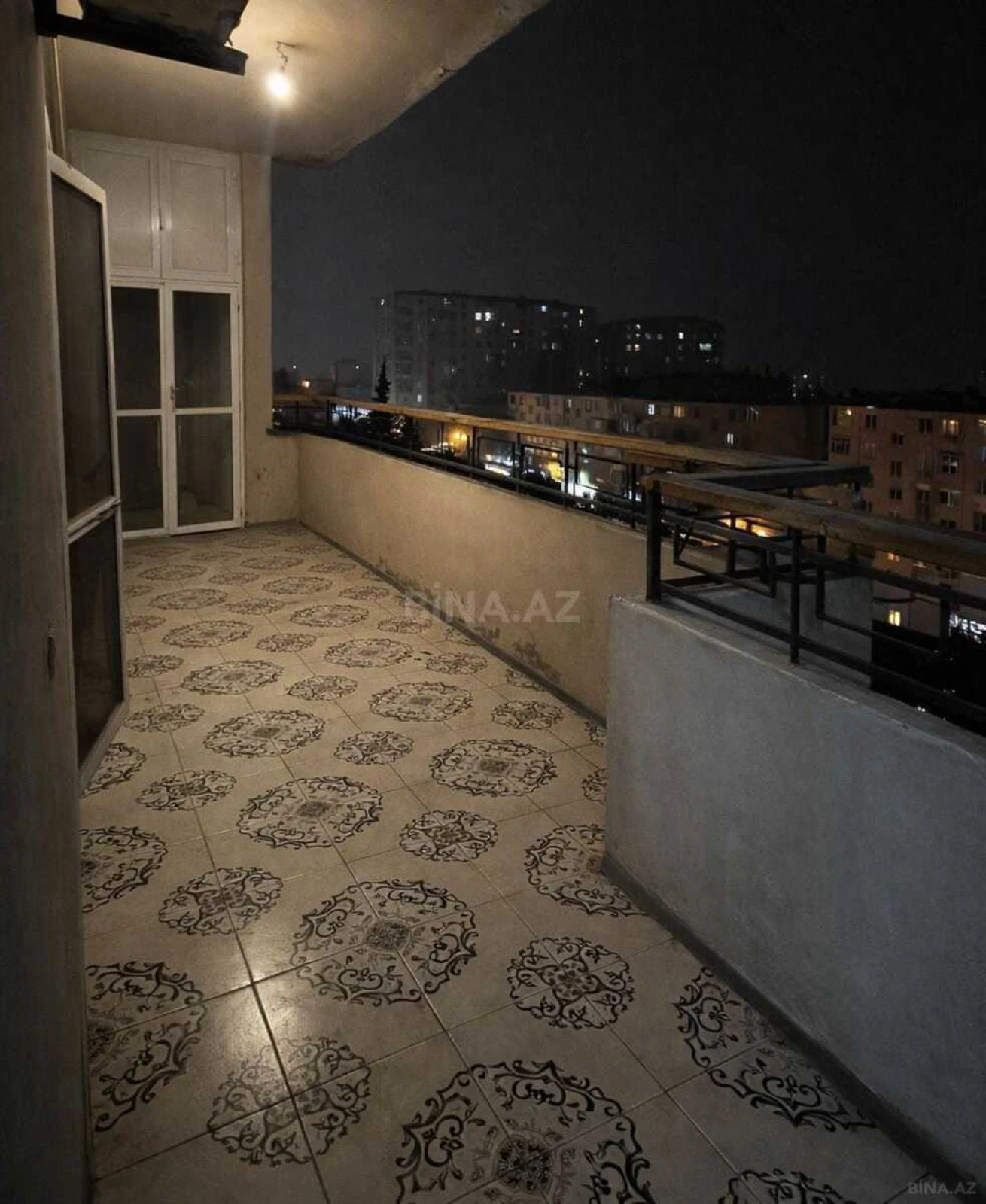 Satılır 4 otaqlı mənzil 150 m²