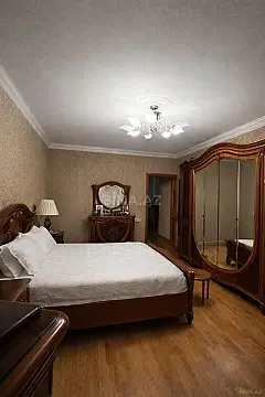 Satılır 4 otaqlı mənzil 150 m²