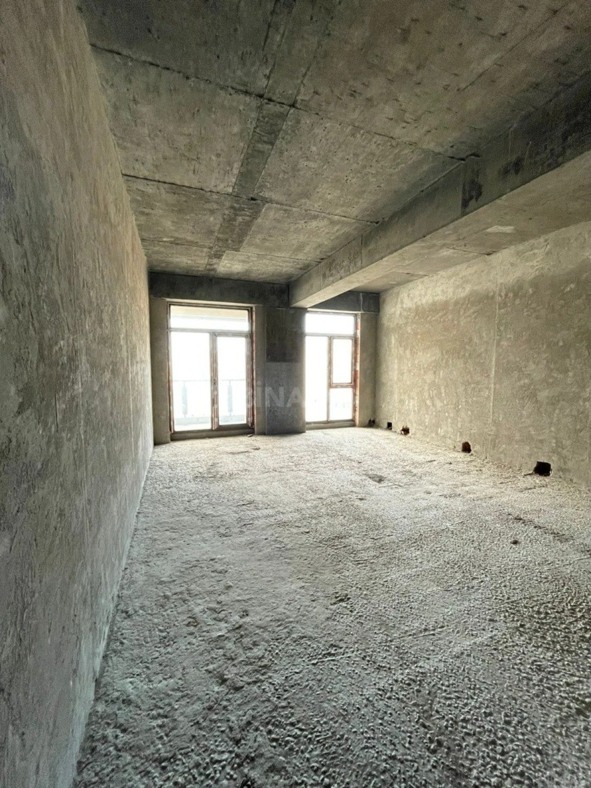 Satılır 3 otaqlı mənzil 140 m²