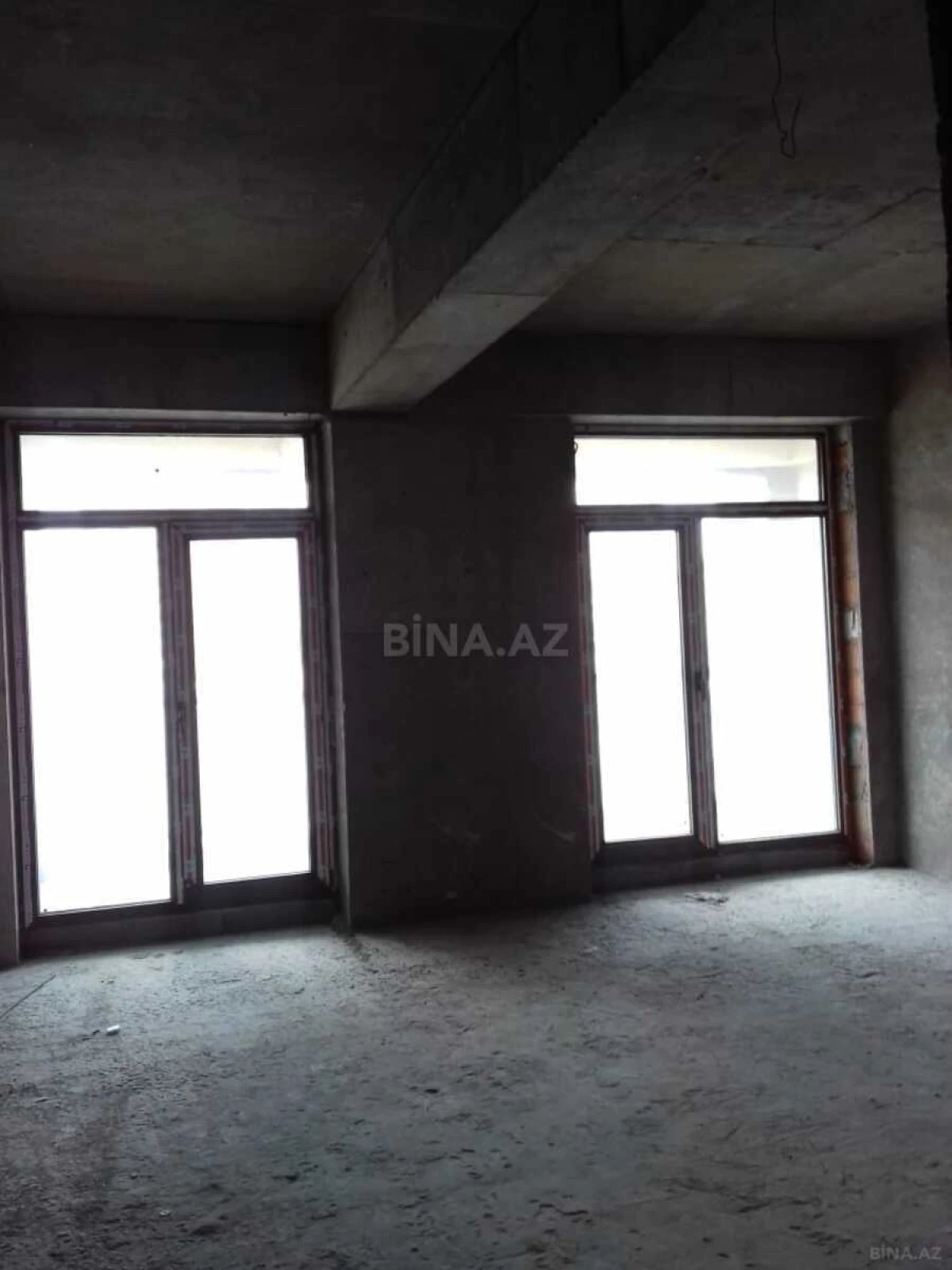 Satılır 3 otaqlı mənzil 140 m²