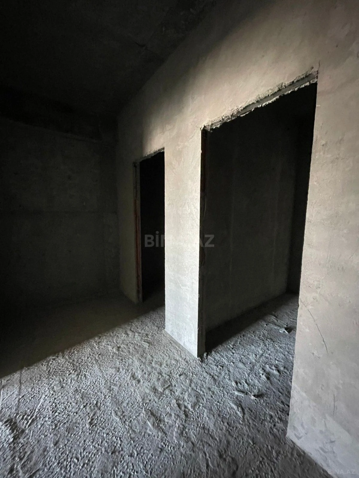 Satılır 3 otaqlı mənzil 140 m²