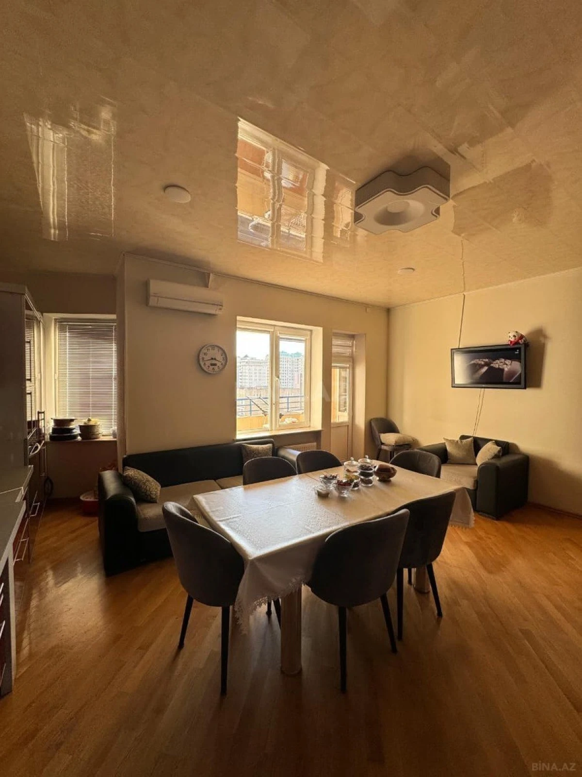 Satılır 4 otaqlı mənzil 190 m²