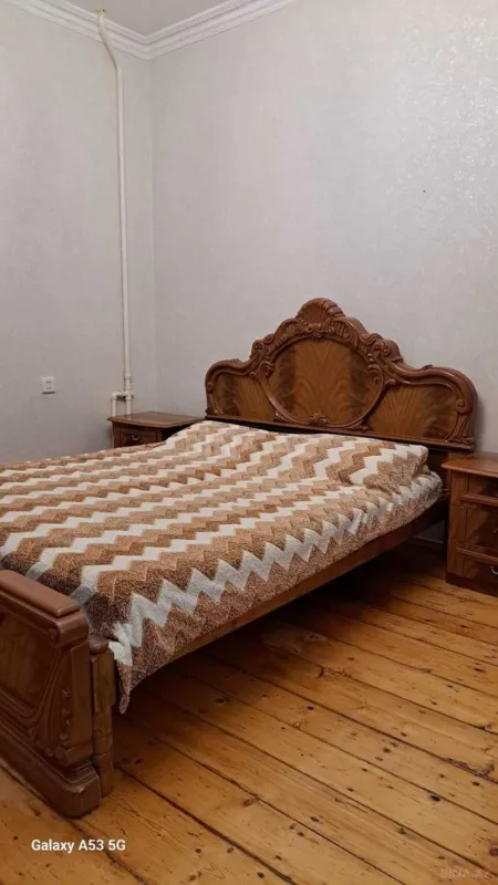 Kirayə verilir 2 otaqlı mənzil 70 m²