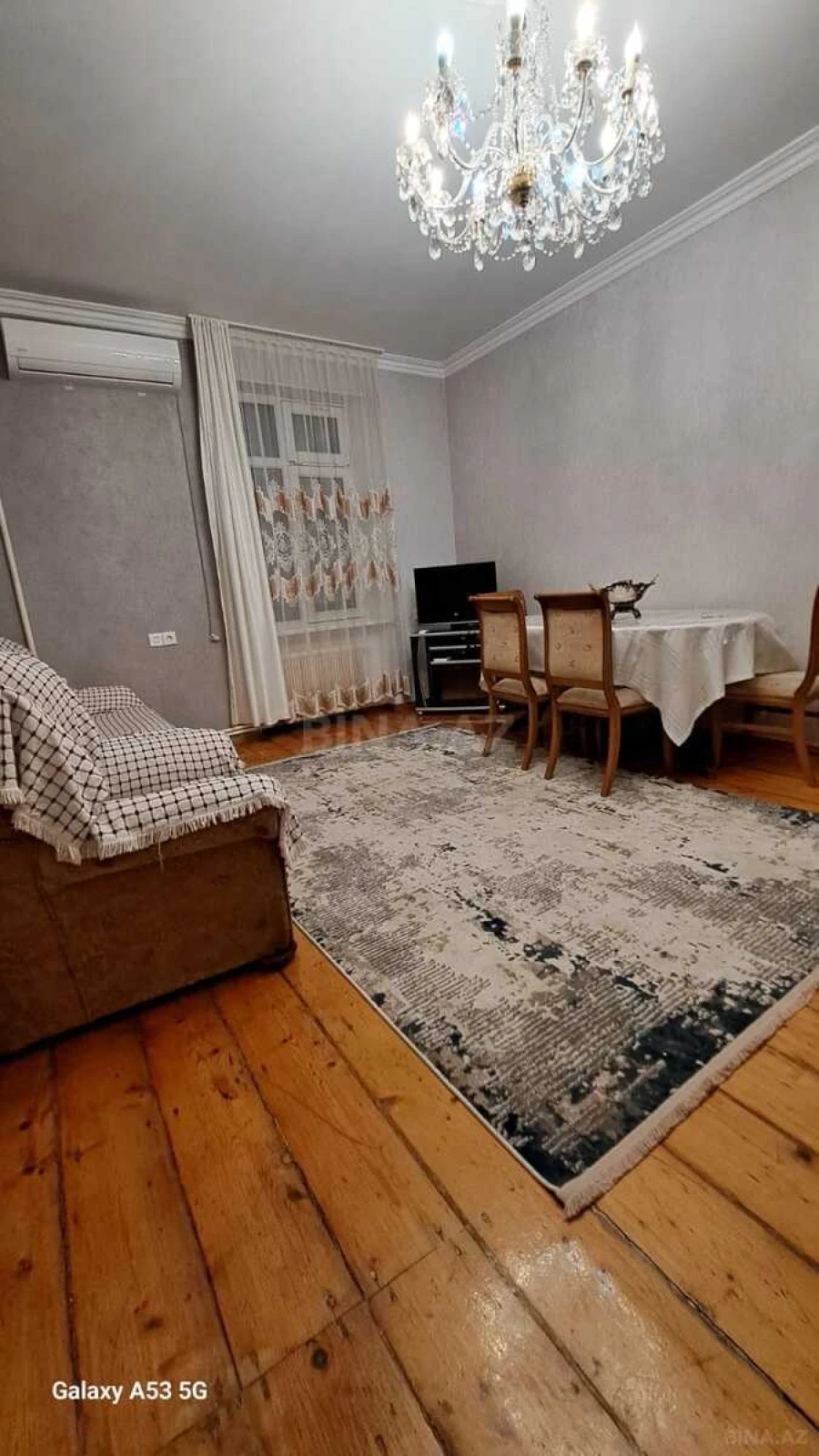 Kirayə verilir 2 otaqlı mənzil 70 m²