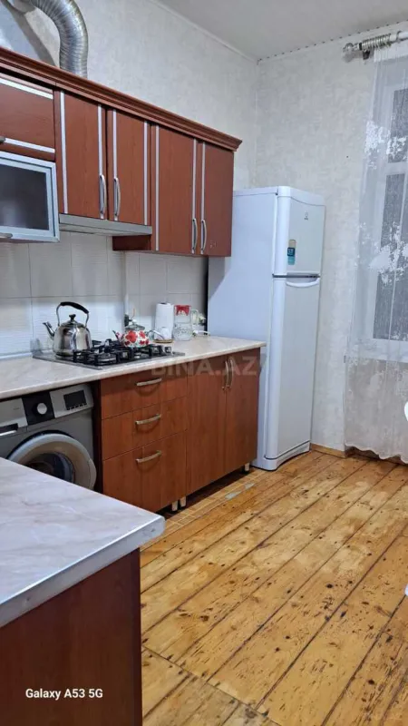 Kirayə verilir 2 otaqlı mənzil 70 m²