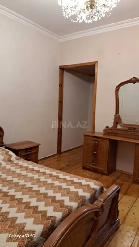 Kirayə verilir 2 otaqlı mənzil 70 m²